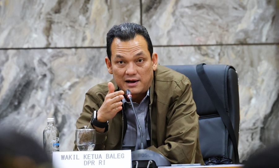 RUU Masyarakat Adat Titik Temu Hukum Adat dan Hukum Positif