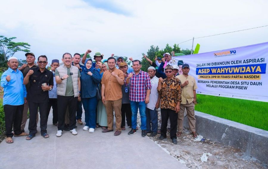 Asep Wahyuwijaya Wujudkan Pembangunan Jalan di Enam Desa Bogor