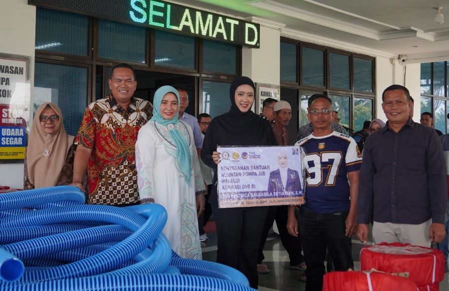 Cindy Salurkan Bantuan untuk Penguatan Ekonomi Masyarakat