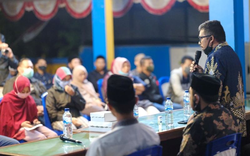 Dewa Serahkan Alat Rapid Test untuk Perangkat Desa Pandanajeng Malang