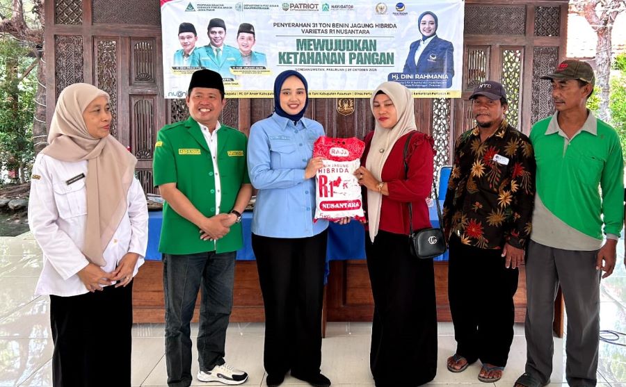 Ning Dini Salurkan 31 Ton Benih Jagung untuk Petani Pasuruan
