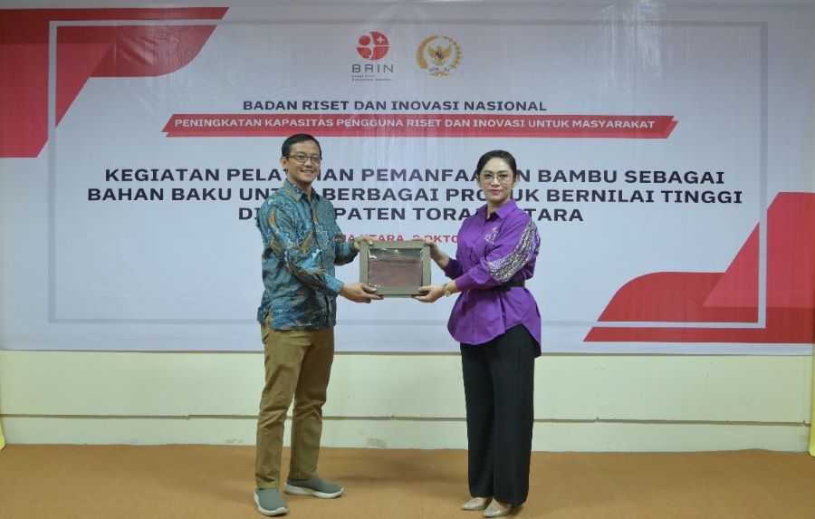 Eva Rataba Dorong Pengrajin Bambu Toraja Hasilkan Produk Berkualitas Tinggi