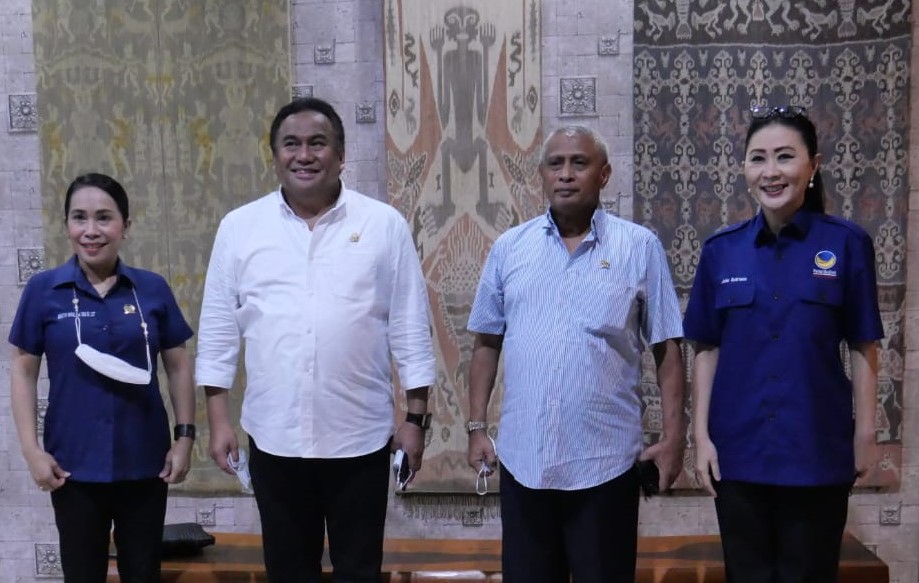 Gobel Bantu 6 Ton Beras untuk Korban Banjir di NTT