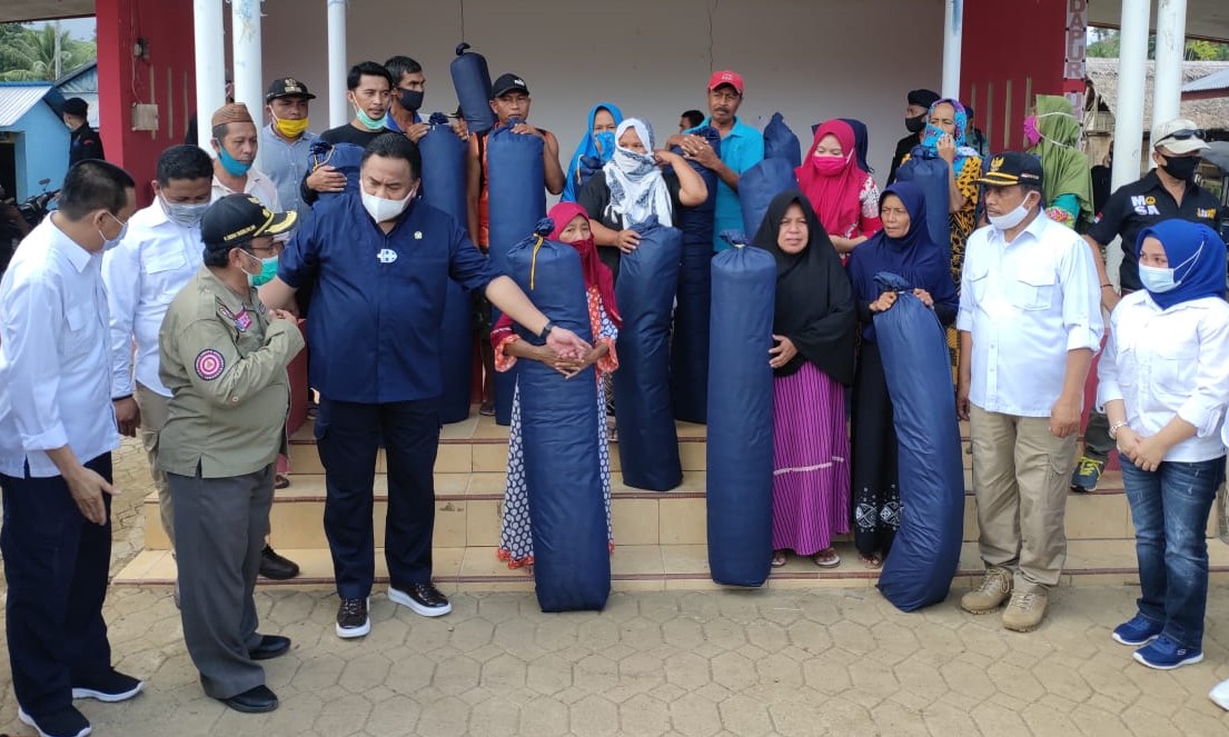 Rachmad Gobel Bantu Korban Banjir dan Pelaku Usaha di Monano