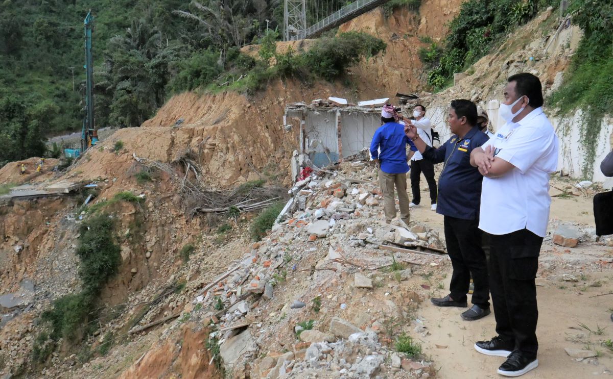 Gobel Minta Pemkot Palopo Proaktif Pulihkan Jalan Trans Sulawesi