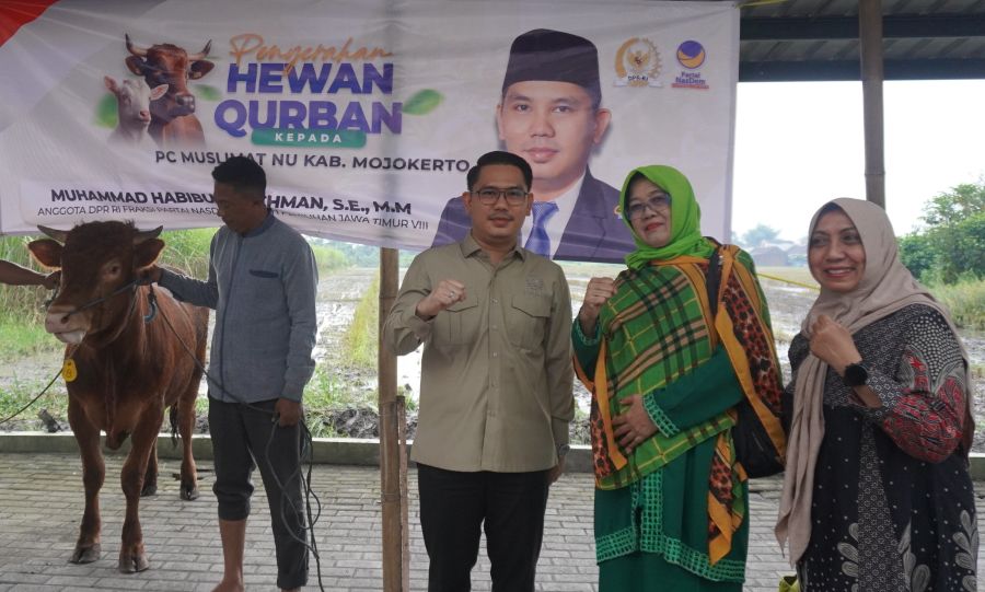Gus Habib Salurkan Puluhan Hewan Kurban untuk Warga Mojokerto
