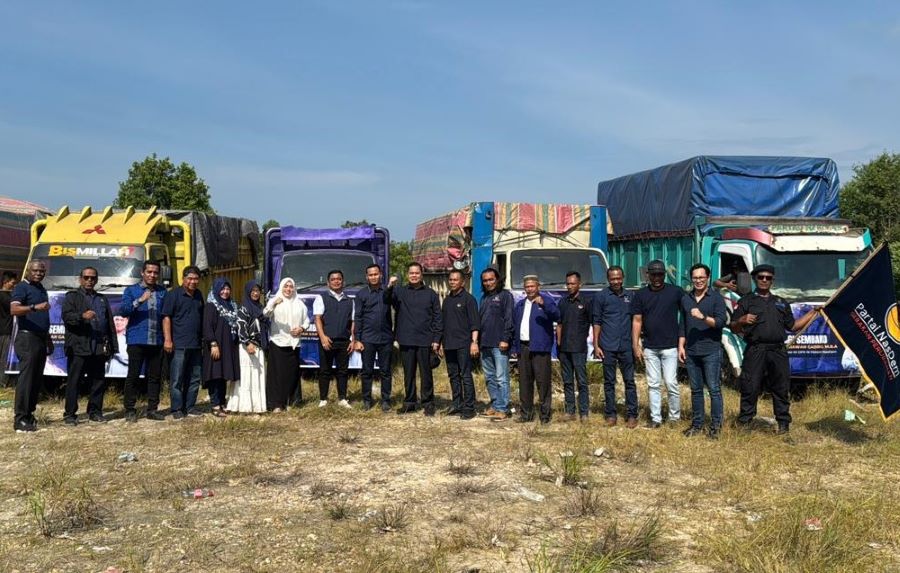 Irsan Gading Kirim 8 Truk Sembako untuk Bantu Korban Bencana Aceh