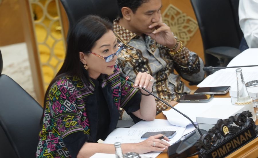 Julie Laiskodat Dukung Upaya Optimalisasi Retribusi Kabupaten Sintang