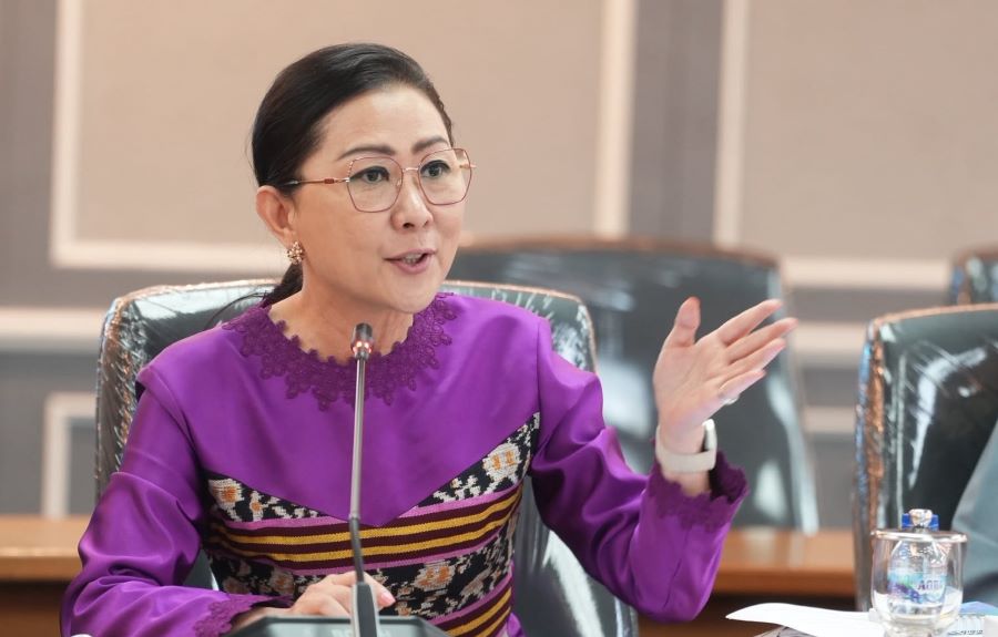 Julie Laiskodat Perjuangkan Kesejahteraan NTT dari Garam hingga Wisata