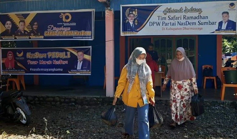 NasDem Gelar Pasar Sembako Murah di Dharmasraya