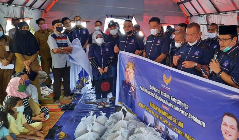 Martin Bantu Korban Kebakaran di Sibolga