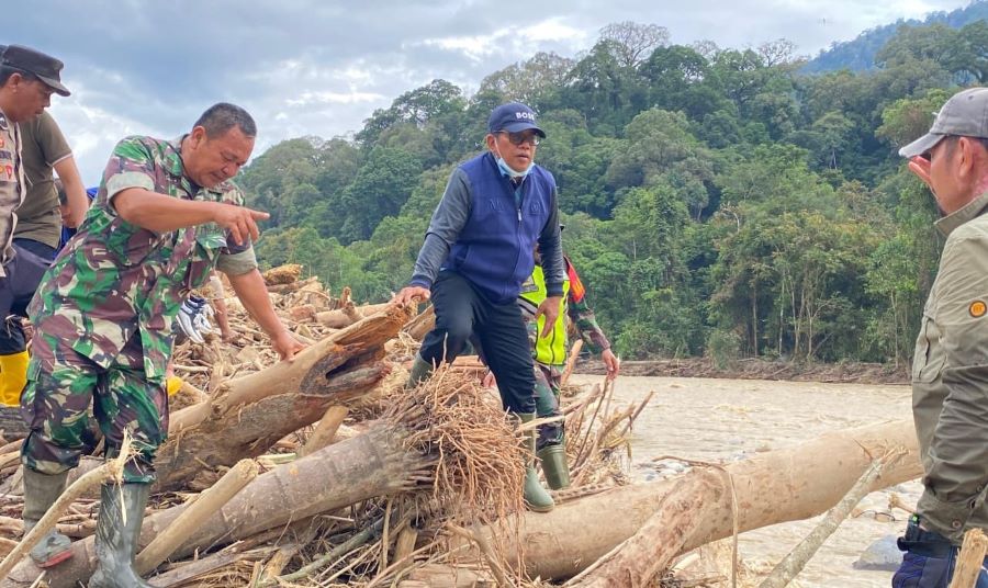 Muslim Ayub Terobos Lokasi Bencana Menuju Desa Terisolasi di Aceh Tenggara