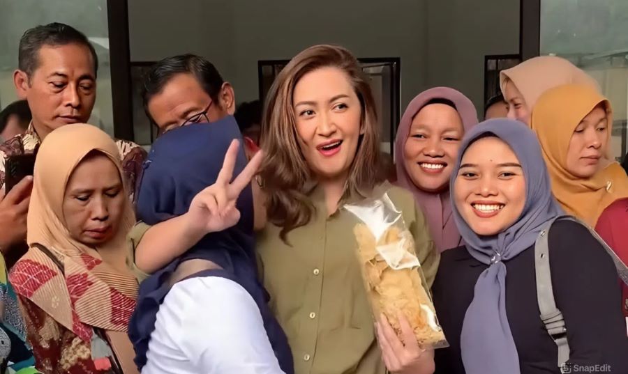 Nafa Urbach Imbau Masyarakat lebih Selektif Memilih Produk Makanan