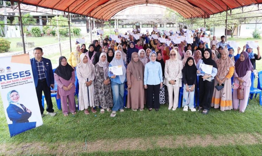 Nilam Sari Salurkan Beasiswa PIP untuk Siswa Poso