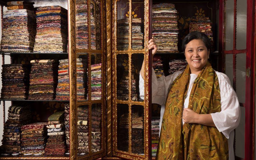 Hari Batik Nasional Momentum Perkuat Relevansi Batik bagi Generasi Penerus