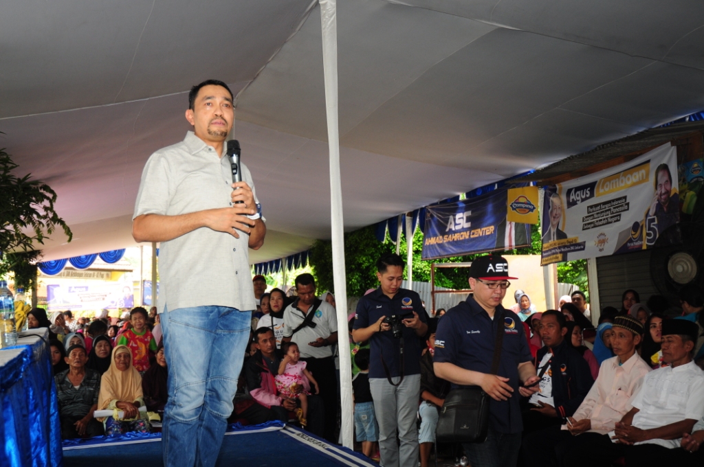 Politik Berbagi Ala Ahmad Sahroni