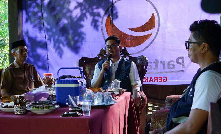 Teguh Iswara Kawal Langsung Program Bedah Rumah di Barru