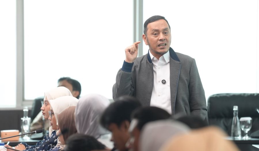 Literasi dan Berpikir Kritis Fondasi Utama Membangun Demokrasi